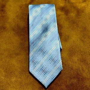 Kenneth Cole Reaction Tie Blue Dots EUC